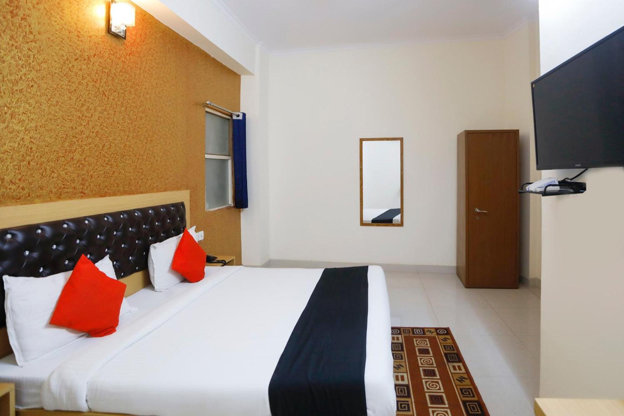 Diamond Imperial Hotel Noida Exterior photo