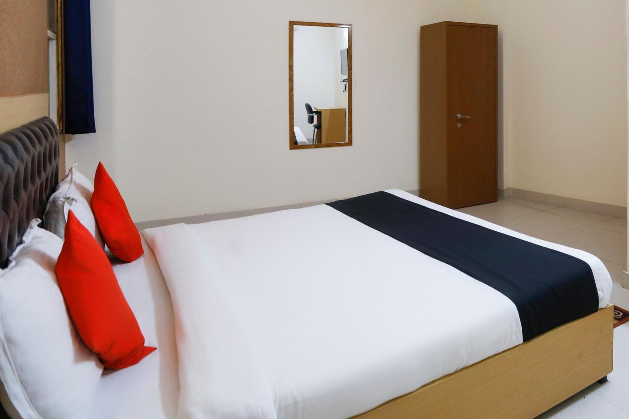 Diamond Imperial Hotel Noida Exterior photo